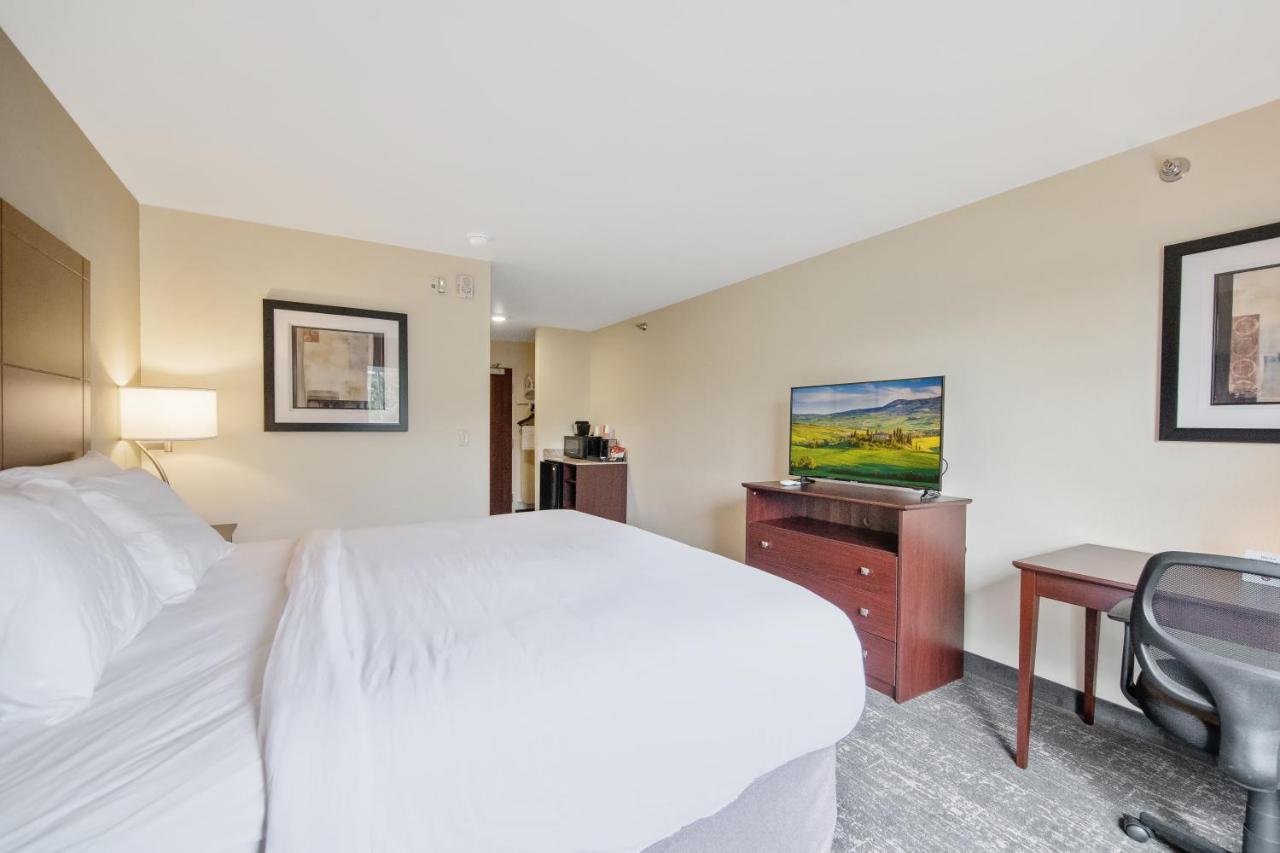 Cobblestone & - Hotel