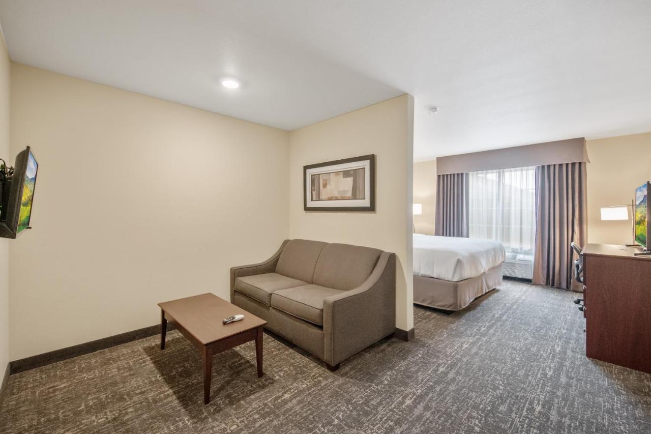 Cobblestone & - Hotel